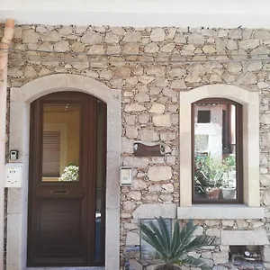tao-house.taorminaitalyhotels.com/